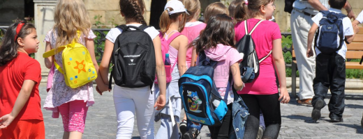 Elevii şi studenţii ar putea să obligaţi să meargă cel puţin o dată pe lună la psiholog.