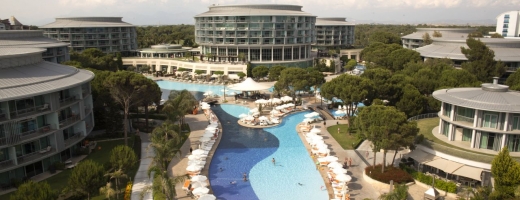 Încă nu ai vizitat Antalya? Pregăteşte-te, fă-ţi  bagajul şi bucură-te de această destnatie