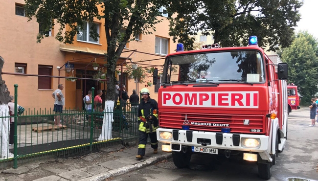 Incendiu într-un spațiu comercial din Câmpia Turzii. Şapte persoane evacuate, 26 s-au autoevacuat sursa foto Facebook isu cluj