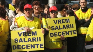 Profesorii ameninţă cu proteste dacă Guvernul nu rezolvă problemele salariale  Foto arhiva
