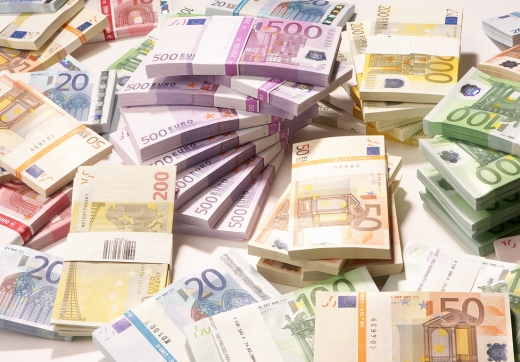 Revoluția lovește din nou: Euro la un nou maxim istoric