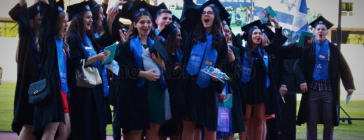 FOTO/VIDEO EMOȚIONANT! Promoția centenară de la UMF Cluj-Napoca și-a luat adio de la băncile facultății