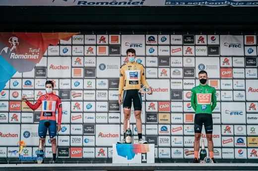 Germanul Justin Wofl de la Bike Aid a îmbrăcat primul tricou galben din Turul României