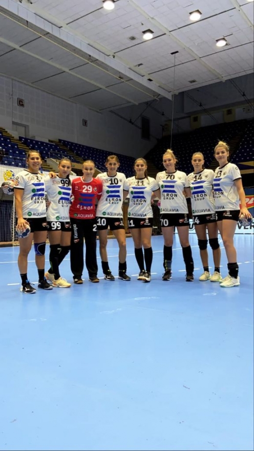 Handbalistele de la „U” Cluj au pierdut la 11 goluri cu Zalău