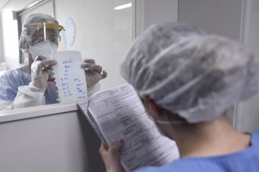 2.737 de cazuri COVID-19 și peste 90 de DECESE s-au înregistrat la nivel național. Care este situația la ATI?