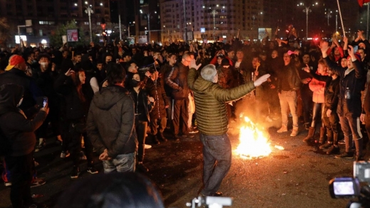 Proteste dure în toată țara. Ultrașii din galeriile de fotbal au creat haos în București și Craiova