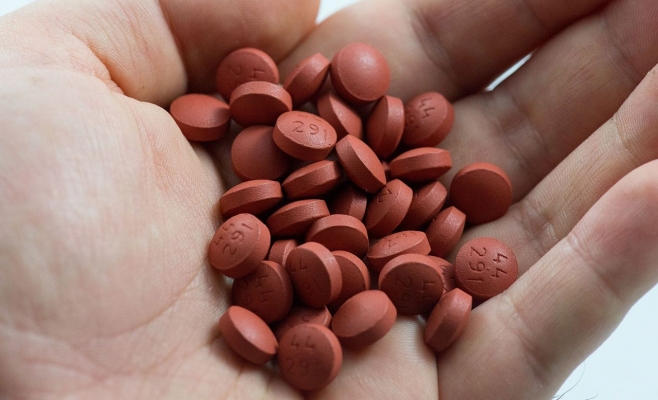 Ibuprofenul administrat în doze mari creşte riscul cardiovascular