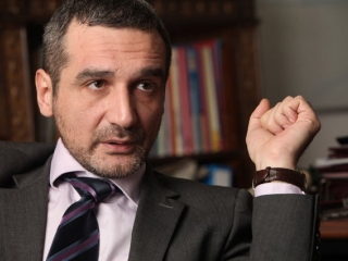 Sebastian Lăzăroiu, despre Referendumul din 2012: Ar fi dezastruos pentru Antonescu sau Ponta să recunoască faptul că au fost la marginea Constituției