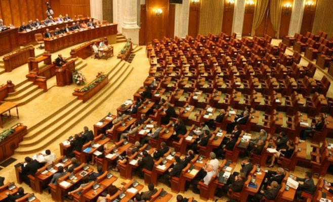 Parlamentarii legiferează pentru ei