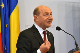 Partidul Mişcarea Populară sau doar Mişcarea Populară, asta este întrebarea lui Traian Băsescu