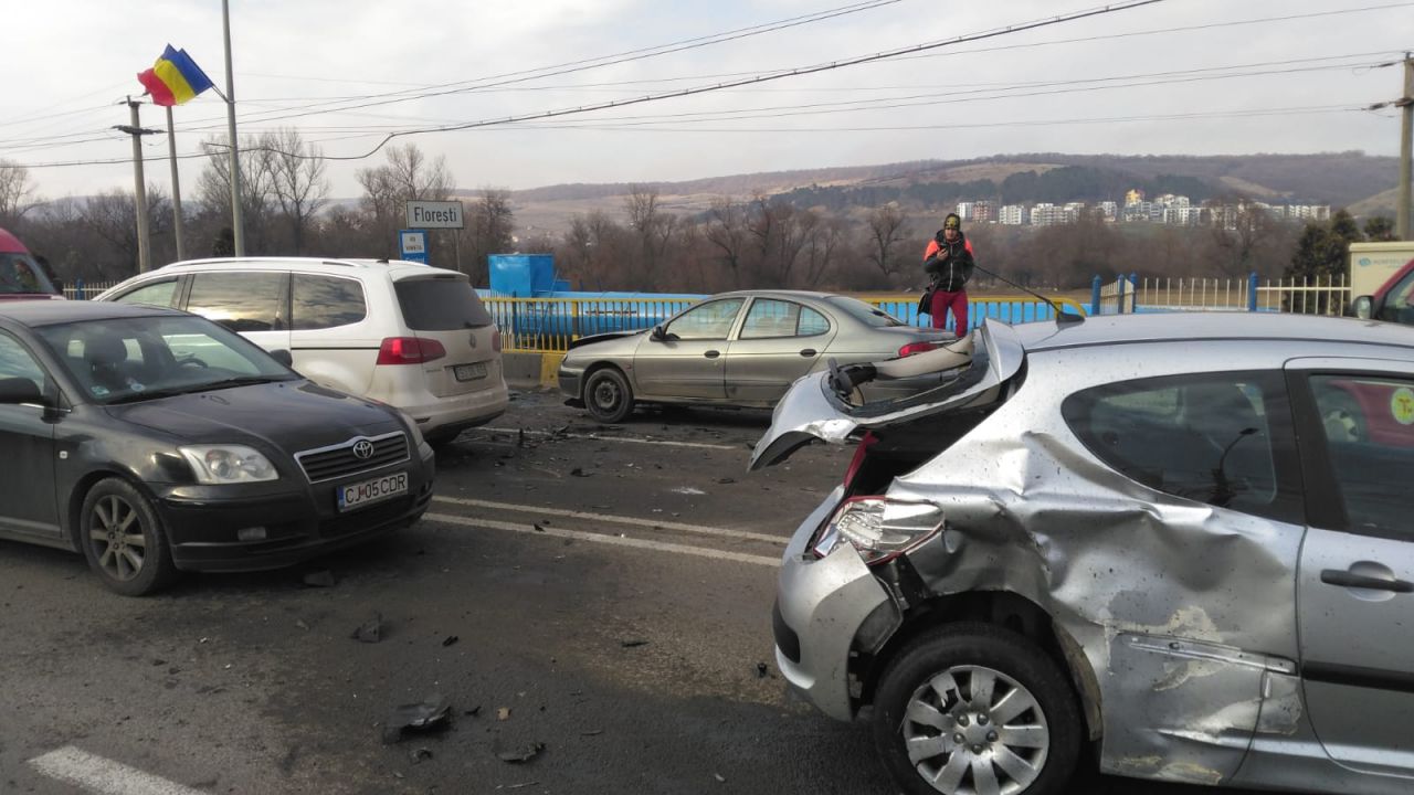 Sase Masini Implicate In Două Accidente In Lanţ Succesive La