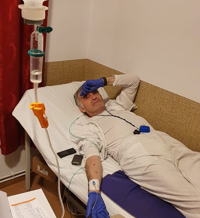 Singurul doctor care îngrijea bolnavii COVID19 la Casa Theodora e în stare GRAVĂ! Pacienții au nevoie urgentă de un medic