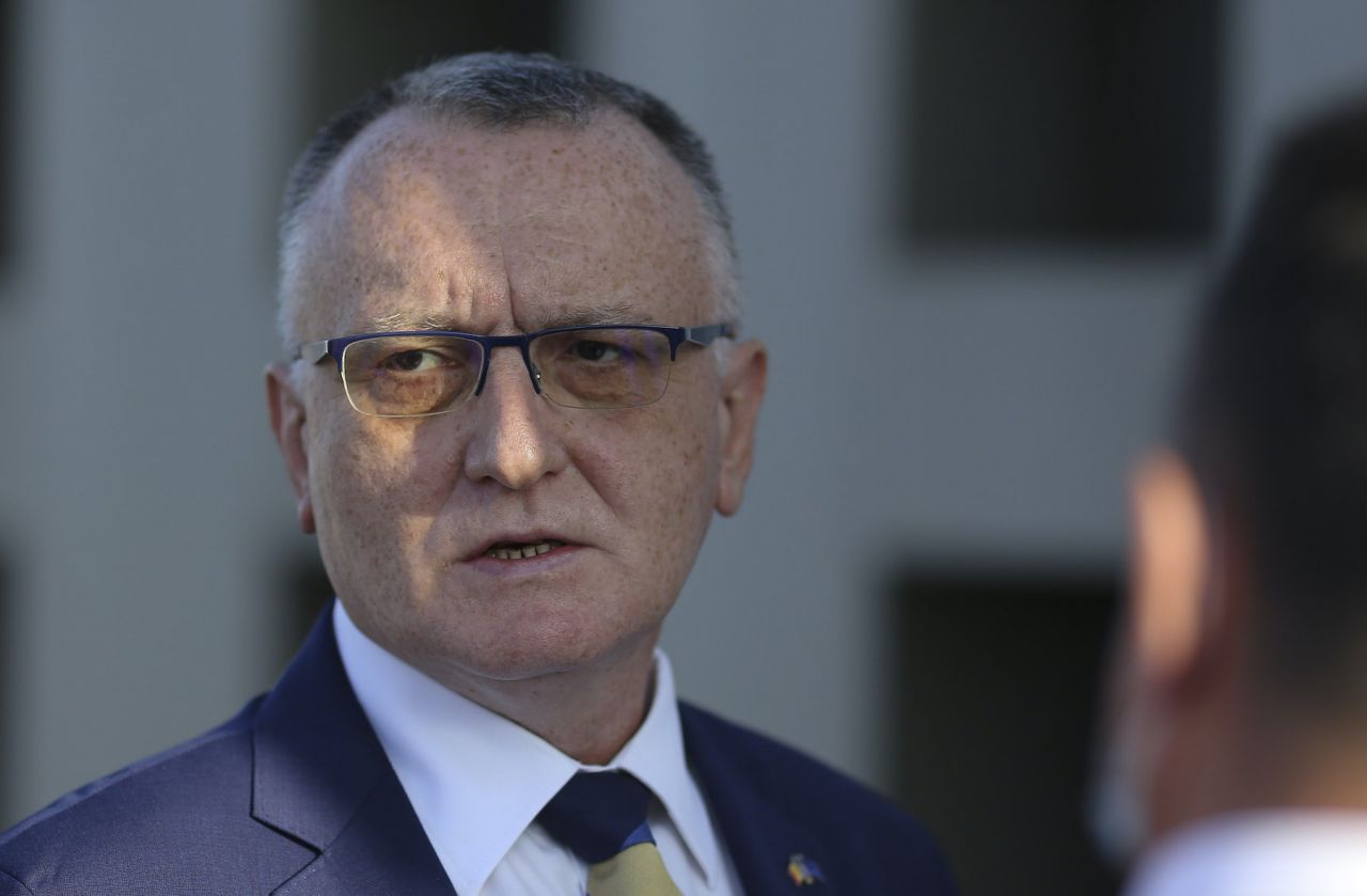 Ministrul Educației: „Dacă apar două cazuri COVID-19 într-o clasă, activitatea pentru acea clasă va fi suspendată”