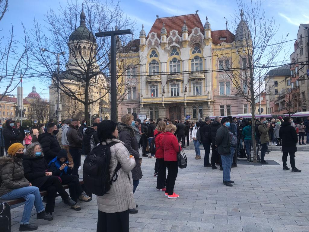 Protestele, un „mediu ideal” în care se transmite COVID. Medic: „Nu se păstrează distanța, nici masca și se strigă”