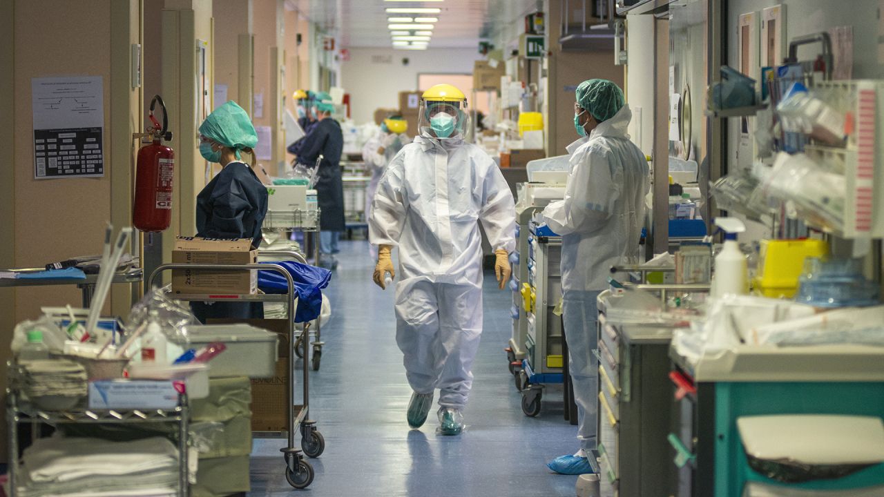 Mai puțin de 100 de cazuri noi din peste 2.100 de teste COVID-19 făcute în ultimele 24 de ore, la Cluj