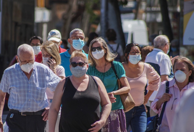 Restricții noi pentru incidența Covid peste 6, aprobate! Fac excepție doar cei vaccinați sau trecuți prin boală